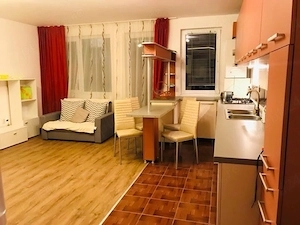 Persoana fizica Vand apartament 3 camere zona Eroilor.