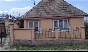 Casă de vânzare în centrul comunei Tileagd   la doar 24 km de Oradea - imagine 2