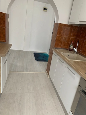 Vând apartament 2 camere C-tin Brezeanu - Bloc construit 1980 - imagine 5