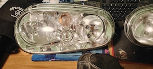 Faruri Golf 4 ca noi 