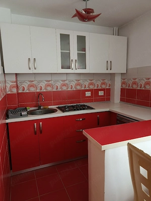 Închiriez garsonieră 