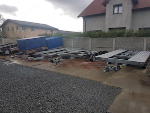 Platforma auto dreapta de închiriat 