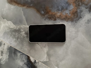 Vând iPhone 13 