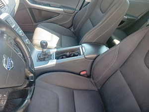 Vând Volvo S60 D2 1.6 diesel an 2015 - imagine 6