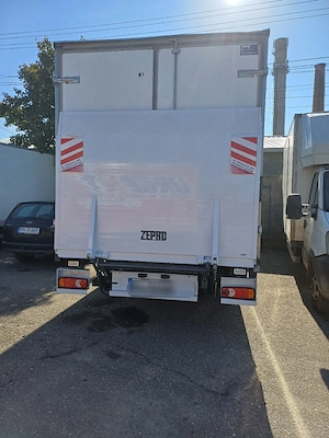 Vând Renault master carosat cu lift hidraulic  - imagine 7