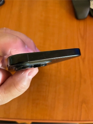 vand iphone 16 pro max 