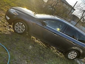 Ford Mondeo Ghia - imagine 2