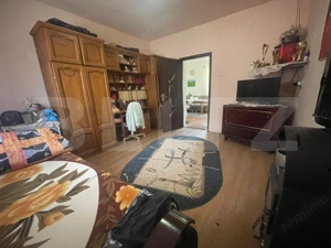 Casă cu 3 camere și un teren în suprafață de 6000 mp  - imagine 3