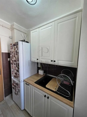 GHE.LAZAR | 3 CAM | RENOVAT | LIFT | ET.INTERMEDIAR | CENTRALA - imagine 5
