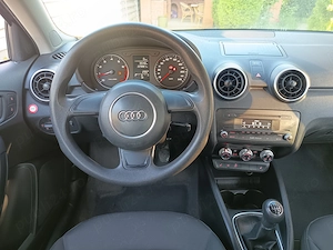 Audi A1   1.2 tai  86 cp  an 2013  încălzire scaune  4 usi - imagine 9