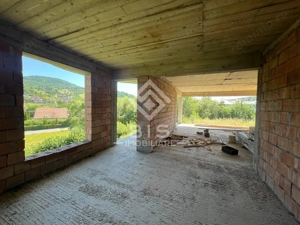 Casă la Roșu 265 mp util | Zona Valea Jelnii | Teren 900 mp - imagine 2