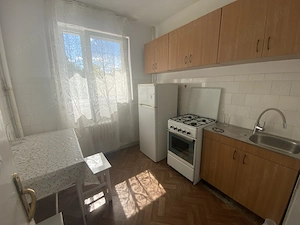 Închiriez apartament cu 3 camere în zona Complexului Studențesc  - imagine 4