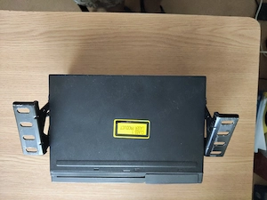 Vânzare CD-rom auto. Se montează pe orice tip de autovehicul. 