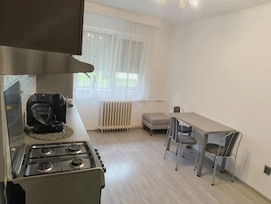 Inchiriez apartament 2 camere.