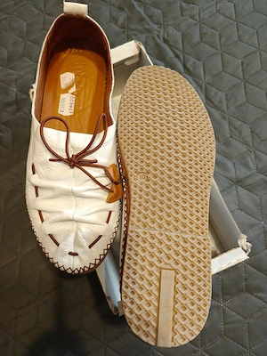 vand pantofi piele albi