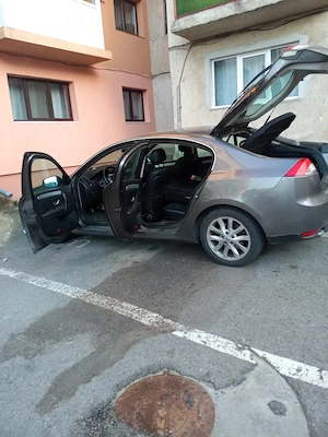 Renault laguna 3 ,2250 euro negociabil , piele alcantara,senzor parcare,keyless,etc - imagine 10