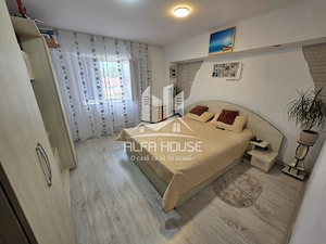 Vand 3 camere Decomandat Zona Comisariat 