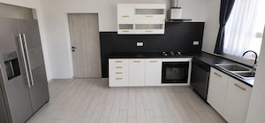 Vand casa pe parter in zona Plopi  - imagine 3