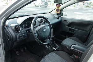 Ford Fiesta 1.3 Benzina 70CP EURO 4 - imagine 6