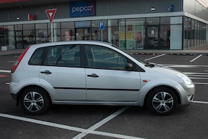 Ford Fiesta 1.3 Benzina 70CP EURO 4 - imagine 4