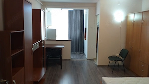 Proprietar, gars. 32 mp, etaj intermediar, Zona Orizont 3000, bloc de apartamente, centrală proprie