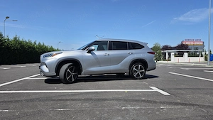 Toyota Highlander 2.5 L 248CP Luxury   7 locuri