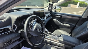 Toyota Highlander 2.5 L 248CP Luxury   7 locuri - imagine 5