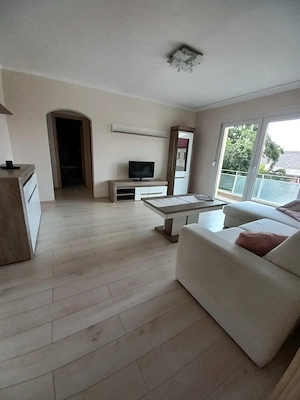Apartament de vanzare in Salonta, situat pe strada Republicii, zona garii. 4 camere, 96 mp. - imagine 6