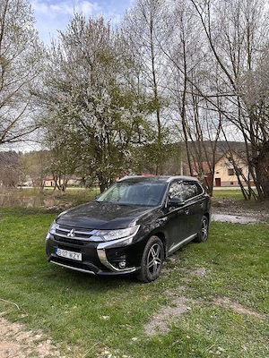 Mitsubishi Outlander PHEV 2016