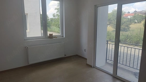 Vand apartament 3 camere zona centrala - imagine 4