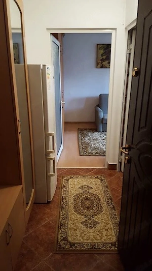 Garsoniera  BUCOVINA langa parc etaj 2  bloc cu  4 apartamente pe etaj - imagine 3