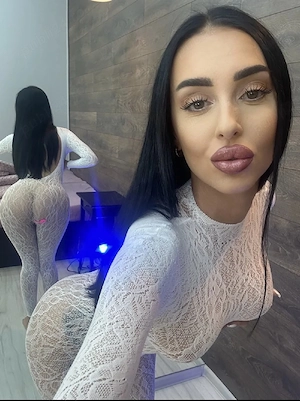 Ofer show web,sexting si poze raspund doar pe whatsapp