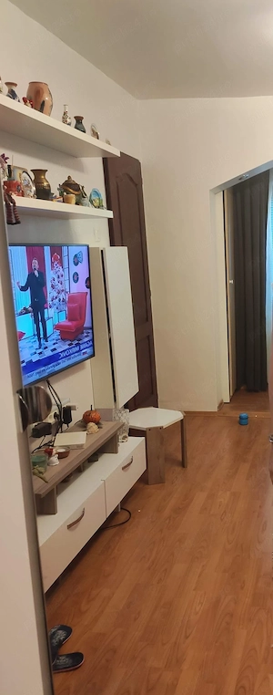 Garsoniera etaj 2 confort 1 zona Saguna 4 apartamente pe etaj - imagine 3