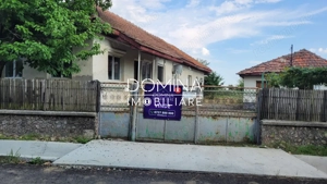 Vânzare casă renovabilă cu teren generos, sat Trocani, comuna Dănești - imagine 9