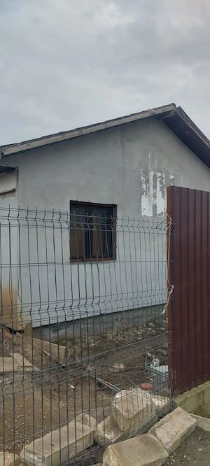 Teren cu casa de vanzare