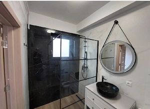 Închiriez apartament studio în bloc nou , decomandat , central strada Mihai Eminescu, langs Policlin