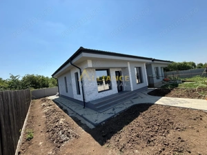 Casa individuala ||3 camere 1 baie || 250 mp teren || - imagine 2