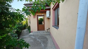 Vand casa 4 camere+anexe si teren - imagine 2