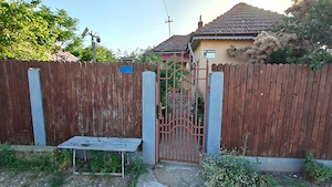 Vand casa 4 camere+anexe si teren - imagine 3