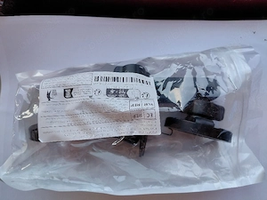 Suport magnetic auto pentru telefon cu braț dublu