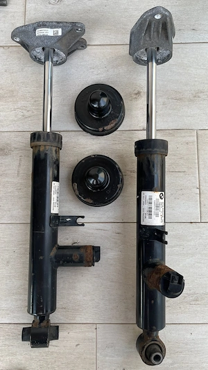Amortizoare adaptive M, punte spate, stanga+dreapta, cu flanse, BMW Seria 4 - cod OE 37126854210