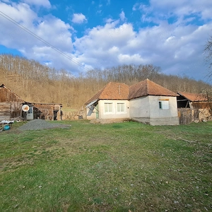  Casă de vânzare   Petriș, județul Arad   aproape de Deva