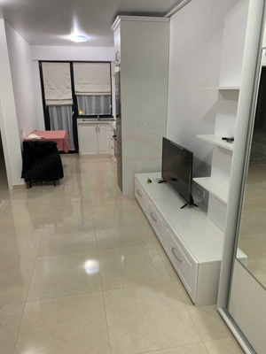 Inchiriem studio in Micro 17 , etaj 2 bloc ROKA, parcare privata, - imagine 4