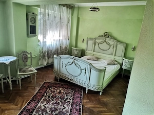 Inchiriez  apartament 3  camere ,  partial  mobilat  elegant