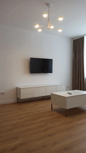 P.F. Inchiriez apartament 3 camere in centru, Piata Abator - imagine 3