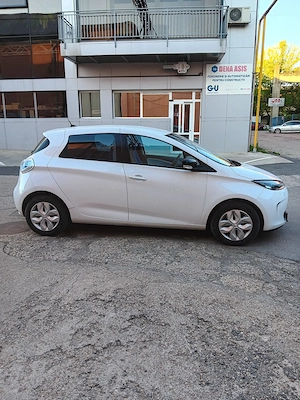 de vanzare Renault Zoe . Cine are panouri fotovoltaice nu mai da bani pe combustibil - imagine 3
