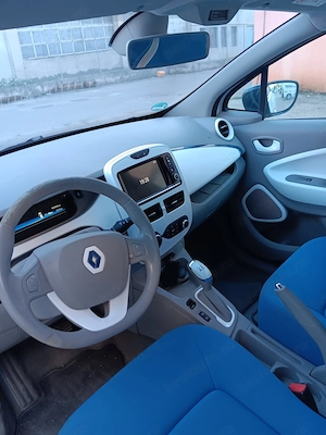 de vanzare Renault Zoe . Cine are panouri fotovoltaice nu mai da bani pe combustibil - imagine 7