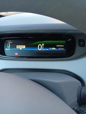 de vanzare Renault Zoe . Cine are panouri fotovoltaice nu mai da bani pe combustibil - imagine 9