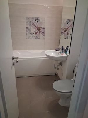 Apartament cu 3 camere, et 2, zona Printul Turcesc - imagine 3