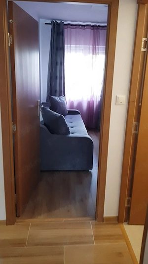 Închiriez apartament cu 4 camere - imagine 5